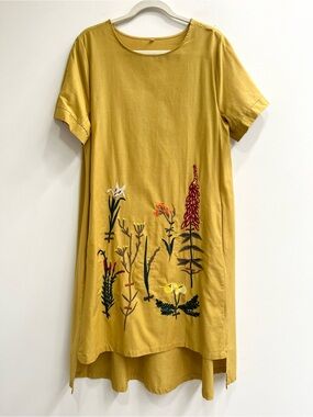 Floral embroidered short sleeve midi dress high low hem pockets mustard yellow L